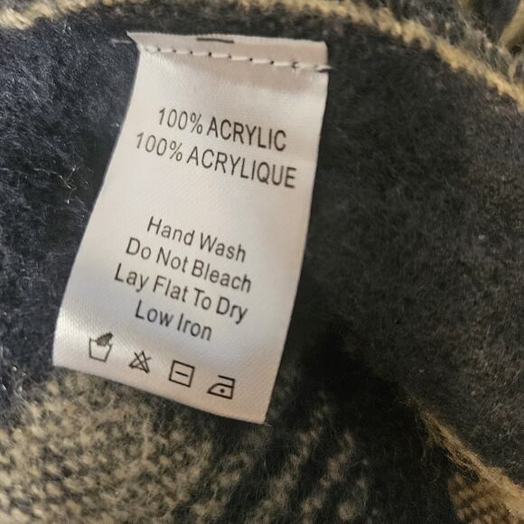 Legendary Whitetails Aztec Bohemian Poncho Navy Gray OS Toggle Button Southwest - Picture 7 of 7